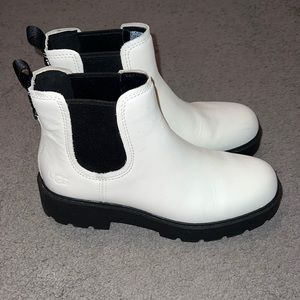 Ugg white chelsea boots womens 8.5